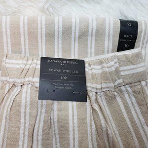 Banana Republic khaki/white pants